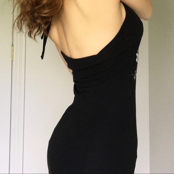 Black kinda Backless Top - Picture 2 of 4